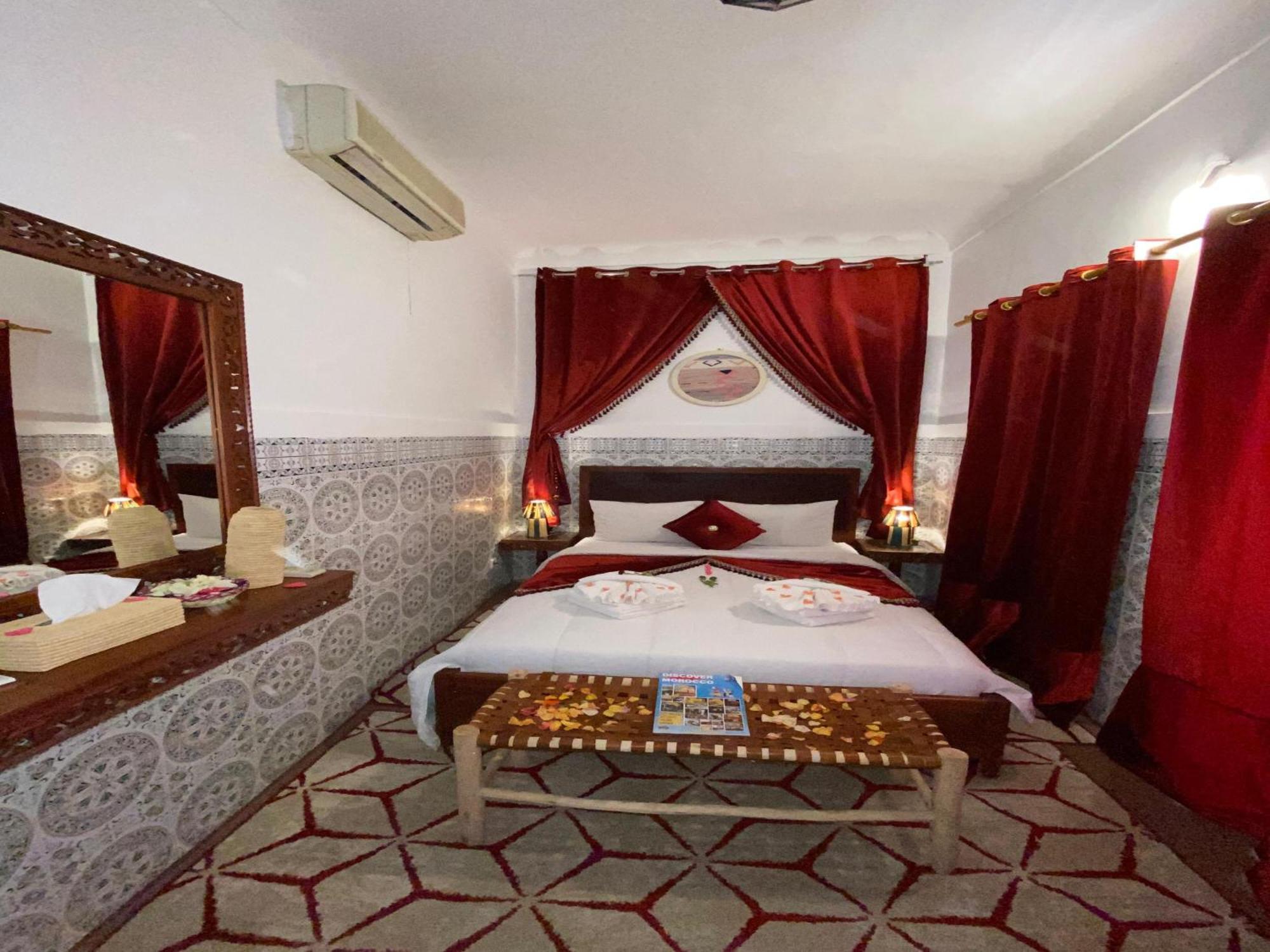Riad Lazord De Marrakech Entier Marrakesh Eksteriør bilde