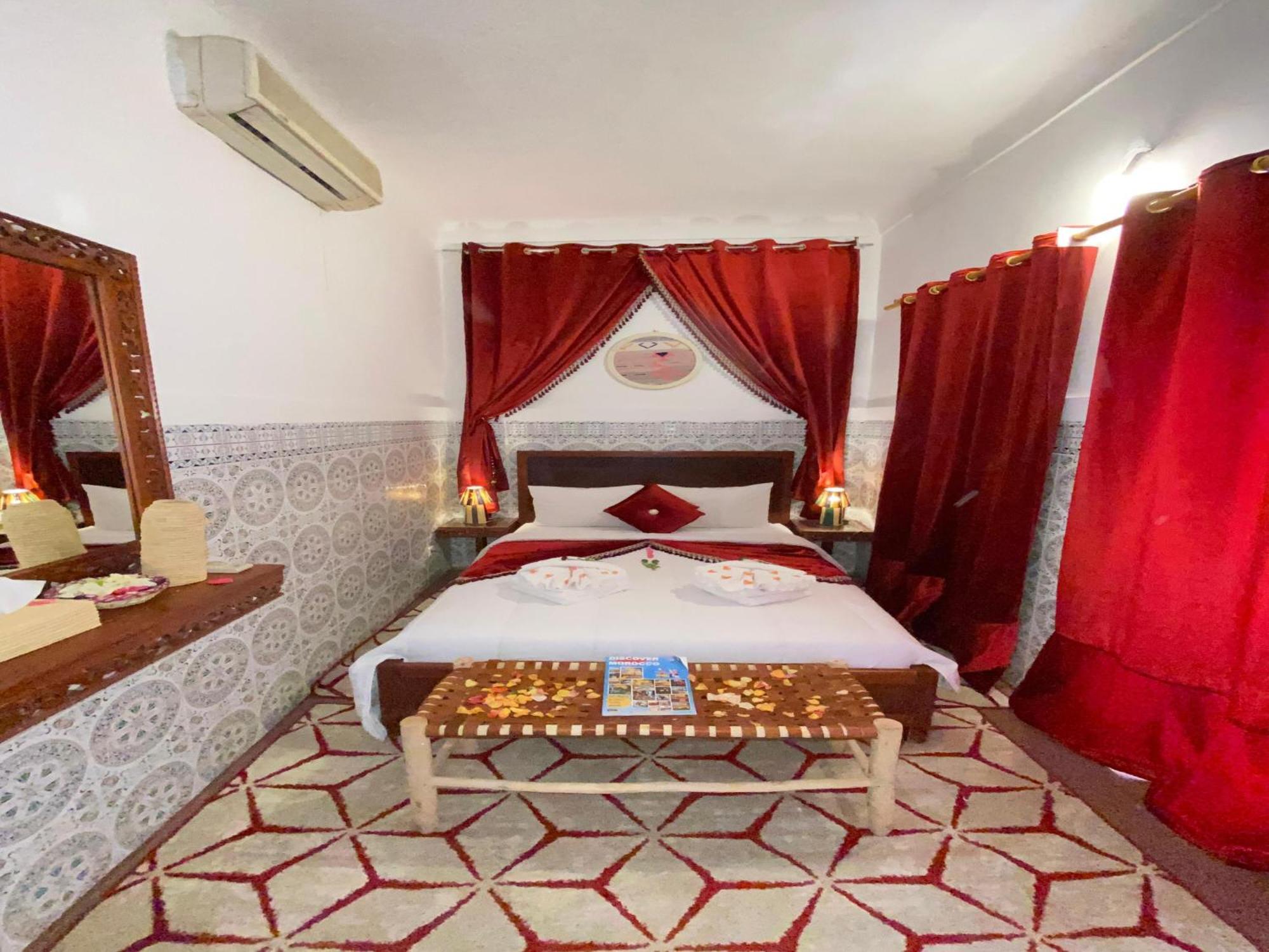 Riad Lazord De Marrakech Entier Marrakesh Eksteriør bilde
